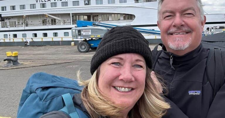 Dejaron atrás su antigua vida y se mudaron a un crucero: compraron un camarote para pasar 15 años navegando por el mundo