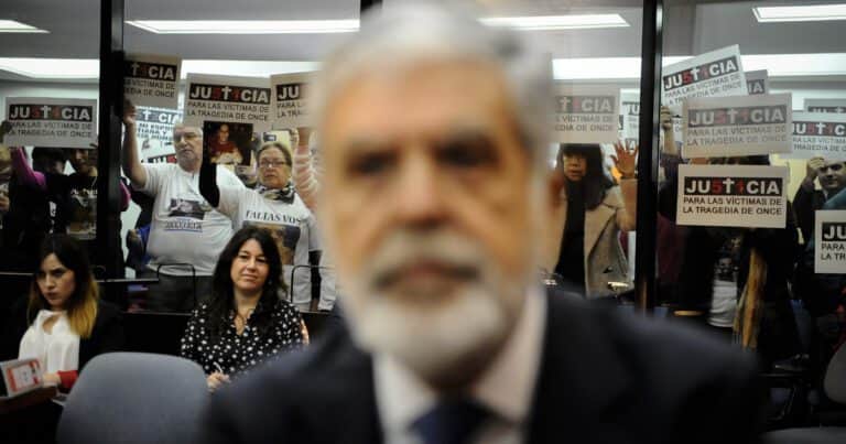 La Cámara de Casación le bajó casi dos años la pena de cárcel a Julio De Vido por la tragedia de Once