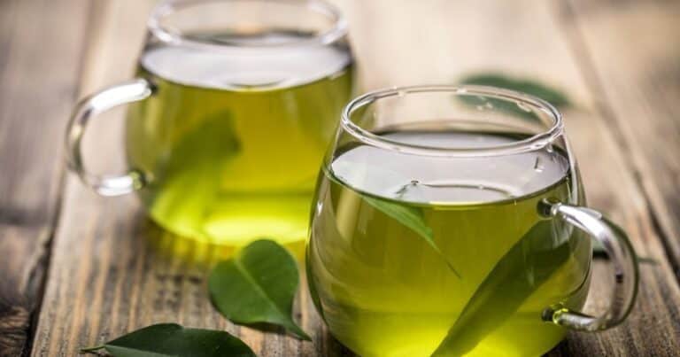 Cómo afecta el té verde a la salud del corazón, según estudios recientes