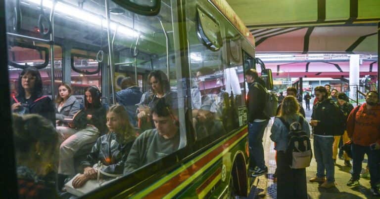 Paro de colectivos el martes 6 de mayo: la UTA definió una huelga por 24 horas