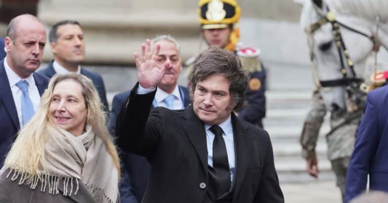 Javier Milei cruzó a Ricardo Darín por la polémica de las empanadas: «Demostró ser un ignorante y un operador berreta»