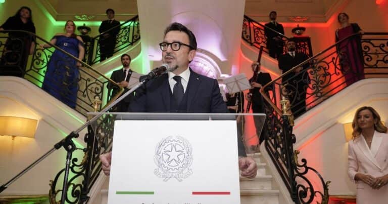 Óperas cantadas a capella y mil invitados en la celebración del 78° aniversario de la República de Italia
