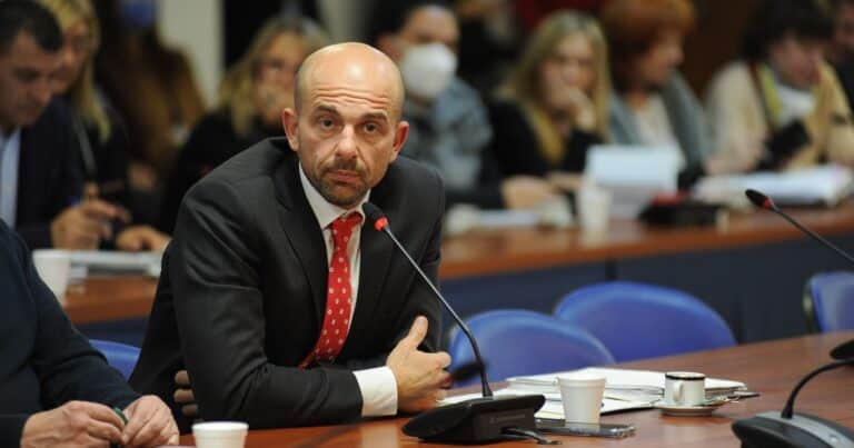 Un gabinete inestable: las salidas de funcionarios, una constante en el gobierno de Milei