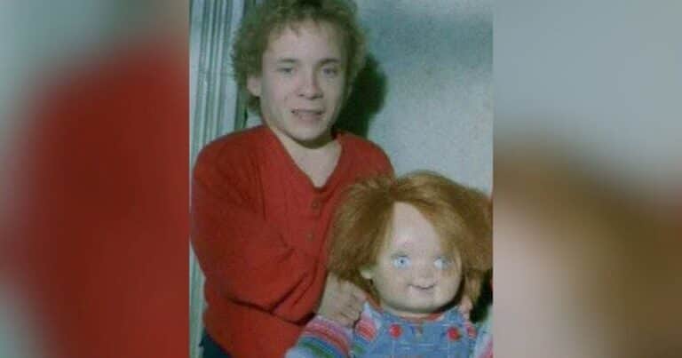 Murió Chucky: la perversa historia de Ed Gale, el actor detrás del muñeco maldito