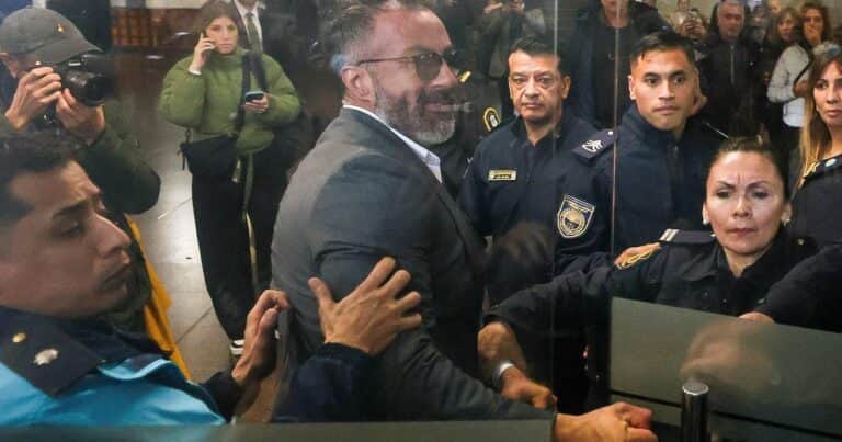La intimidad de un bochorno mundial: gritos, llantos e insultos en la audiencia del escándalo