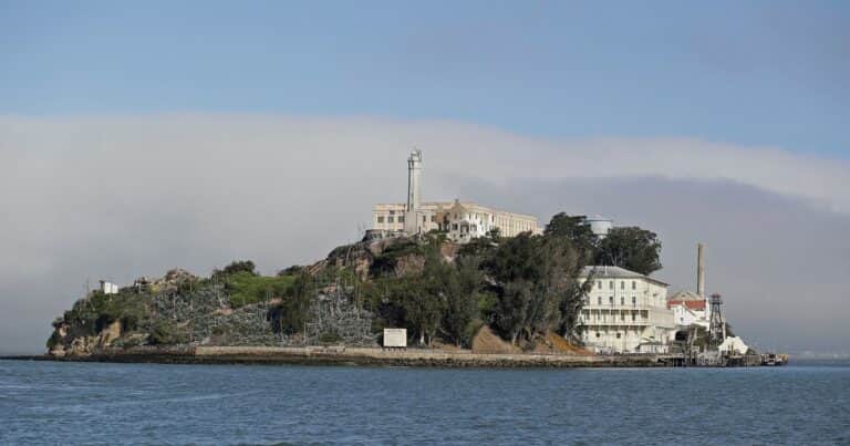 La asombrosa historia de Alcatraz, la cárcel que Trump quiere reabrir