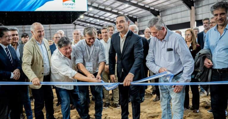 Con el tradicional corte de cintas, se inauguraron las Nacionales en Corrientes