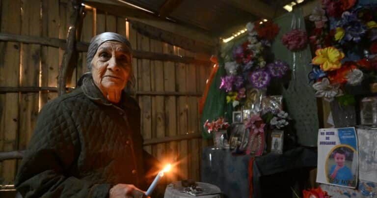 En el día del cumpleaños de Loan, su familia se refugió en su casa y todavía lo espera