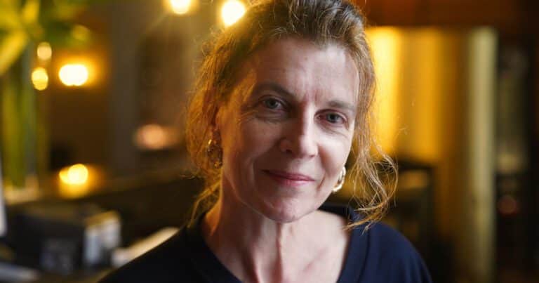 Emmanuelle Bayamack-Tam: «Las sociedades occidentales son demasiado prosaicas y mercantilistas»