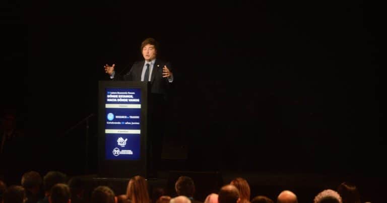 Javier Milei atacó al PRO, lo acusó de cubrir a Cristina y calificó de «mentirosa» a Lospennato