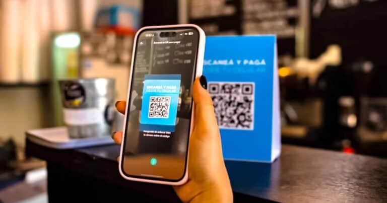 Cómo funcionan las propinas de MercadoPago y por qué muchos mozos las rechazan