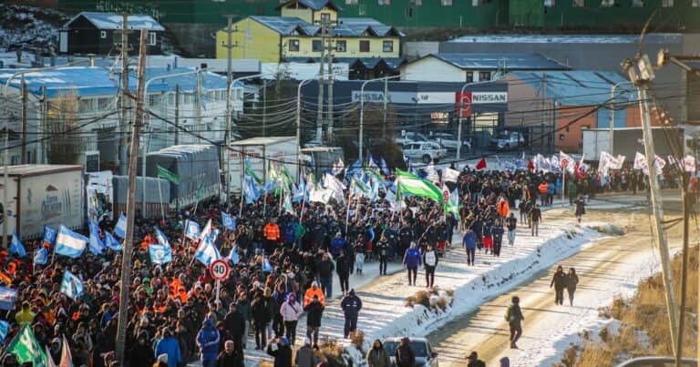 El paro en Tierra del Fuego se extiende por tiempo indeterminado: reunión para intentar destrabar el conflicto