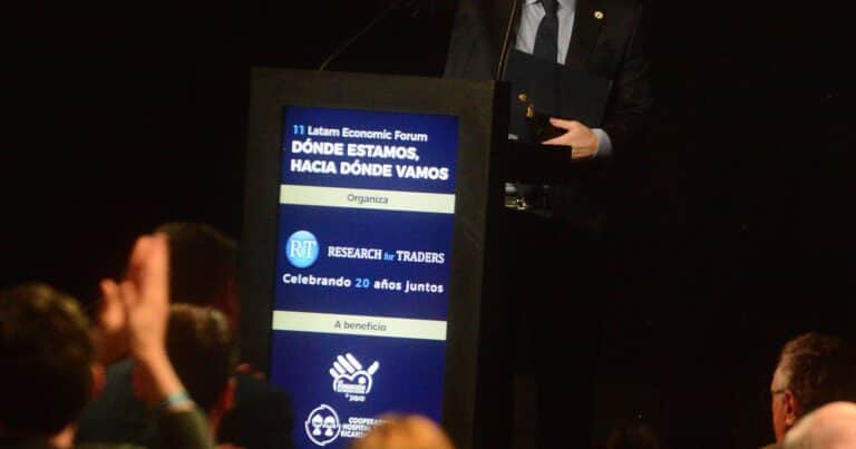 El Gobierno eligió una estrategia defensiva por la caída de Ficha Limpia: cruces con el PRO y sugerente silencio con Rovira