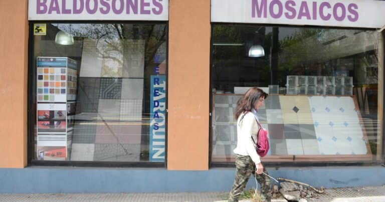 Alerta en la construcción: al 70% de las empresas les bajaron las ventas, pero esperan una mejora con “los dólares del colchón”