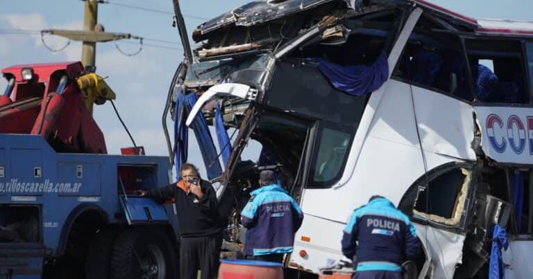 Tragedia en la Ruta 3: por qué viajaban 10 policías en el micro y muchos sin pasaje