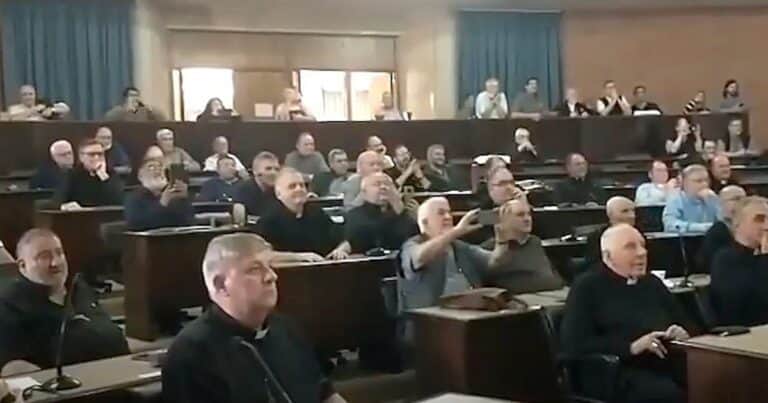 Se vivió como un Mundial: el video de los obispos argentinos cuando anunciaron a Robert Prevost como el nuevo papa León XIV