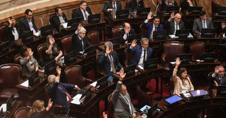 Con un mensaje a Victoria Villarruel, senadores libertarios ratificaron su compromiso para aprobar Ficha Limpia y renovar el congelamiento de sus sueldos