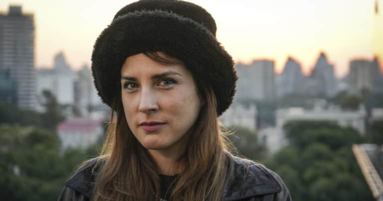 Paulina Flores: «Escribo sobre el amor y la muerte y nunca me había dado cuenta de que son una pareja»