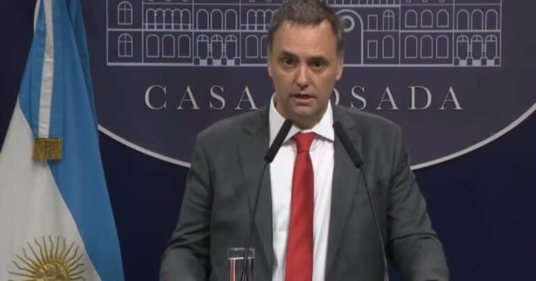 El Gobierno ahora niega un acuerdo con Rovira y acusó al PRO de hacer caer el proyecto de Ficha Limpia: «Una vez más mintieron»