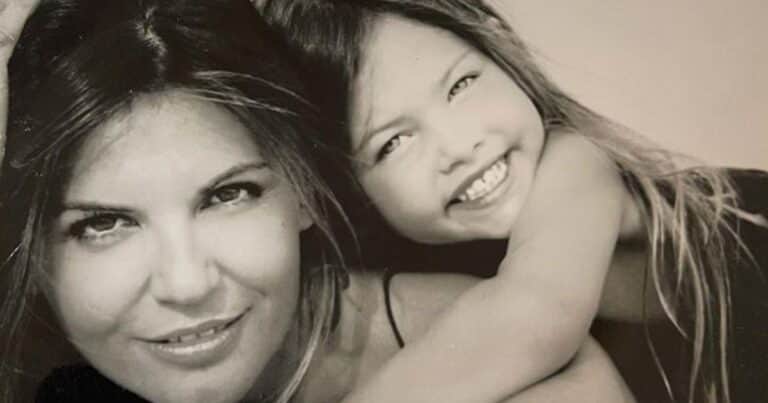 Fue «la niña más hermosa del mundo» a los 6 años: hoy tiene 24 y es idéntica a su madre