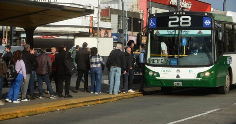 Aprobaron otro aumento para los los colectivos en el AMBA: cuánto costará el boleto mínimo