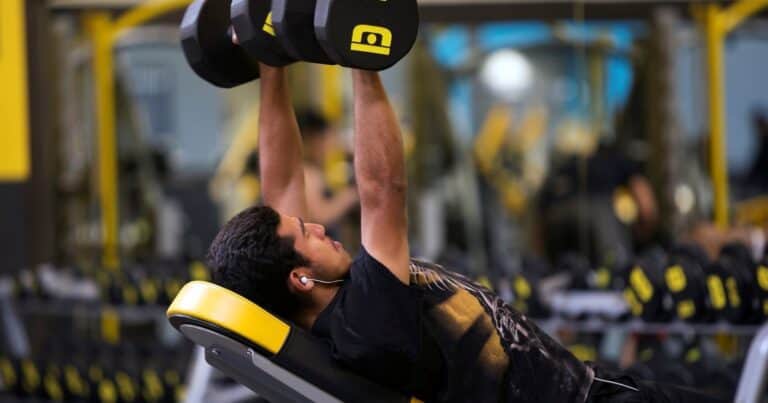 Entrenador profesional alerta sobre riesgo de hacer ejercicio sin preparación adecuada