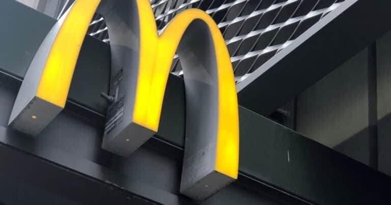 Una cadena líder de comidas rápidas anuncia el cierre de cinco locales: el motivo
