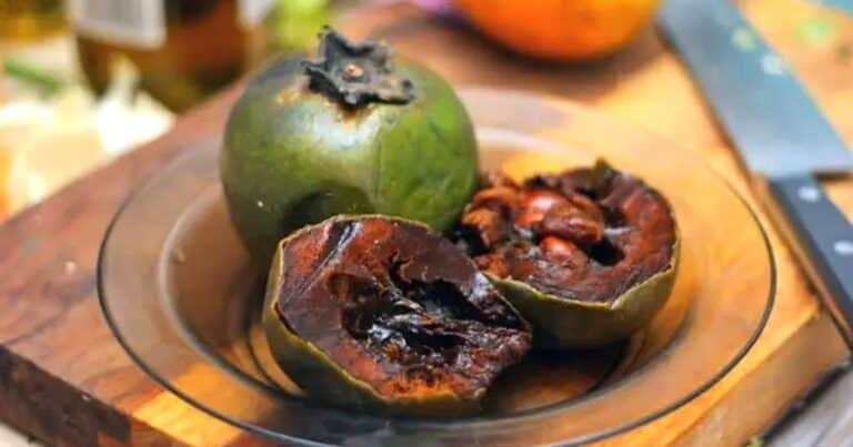 La fruta poco conocida para reducir el colesterol y mejorar la absorción de hierro