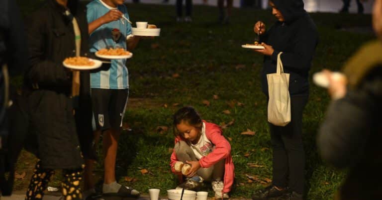 Canasta básica: una familia necesitó $ 1.110.063 para no ser pobre en abril de 2025