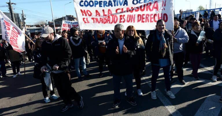 ¿Qué pasa en La Salada? La clausura de las ferias, la detención de Castillo y el drama de los puesteros