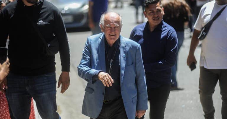 Parrilli dijo que Cristina Kirchner envió un mensaje a la interna, pero se enojó al aire cuando le preguntaron por la corrupción K