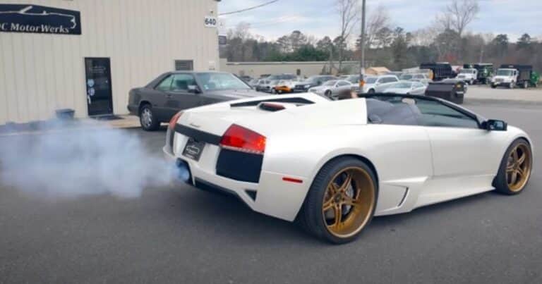 Compró el Lamborghini Murciélago más barato del país: un buen negocio, hasta que lo puso en marcha