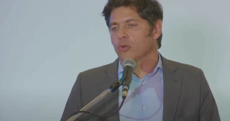 Kicillof respondió a los insultos de Milei: «No sé si es inmadurez personal, a veces parece algo adolescente»