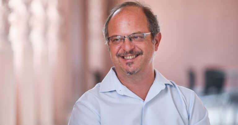 «¿La gente vota contra sus intereses?»: Alejandro Grimson analiza la ultraderecha y el ascenso de Milei