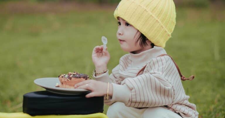 Por qué algunos niños rechazan la comida y qué hacer para ayudarles