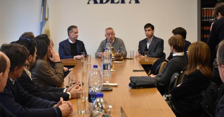 Lanzan una campaña que resalta el valor del periodismo profesional