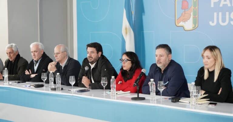 «Cristina Libre», la campaña que inició el kirchnerismo y que copia la que los brasileños hicieron por Lula