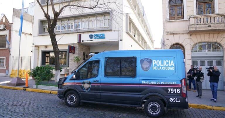 Trasladan a 80 presos por semana de la Ciudad a Nación y avanza el acuerdo para el traspaso de cárceles