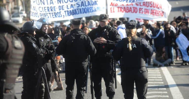 «Si no pueden, avisen y nos ocupamos»: cruce de chicanas entre Patricia Bullrich y el ministro de Seguridad de Kicillof por la protesta en Puente La Noria