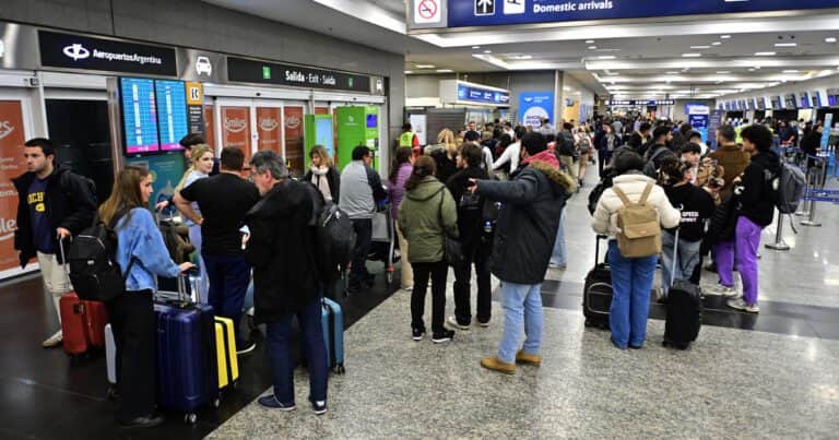 Paro de pilotos: dictan la conciliación obligatoria para evitar la huelga en el inicio de las vacaciones de invierno