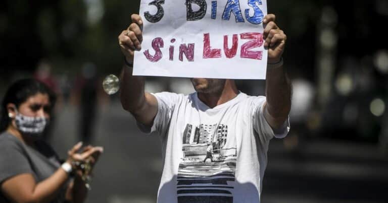 Tras el aumento de tarifas de la luz, renunció el interventor del ENRE, que se unificará con el ente regulador del gas