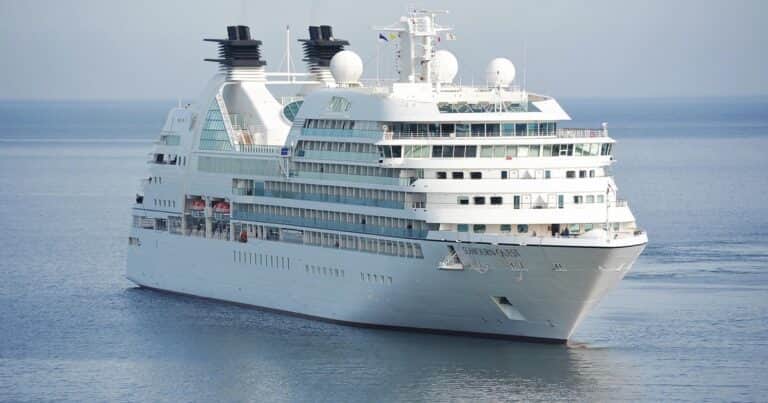 Un virus desconocido enfermó a más de 140 personas en un crucero de lujo