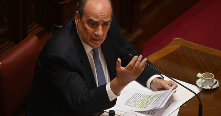 Derrota del Gobierno en el Senado: Francos confía en sostener el veto en el Congreso y les tiende un puente a los gobernadores para seguir negociando
