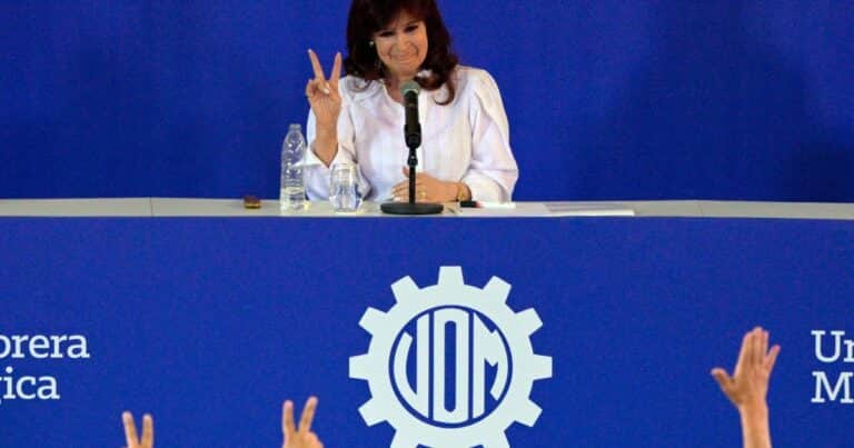 Los peritos de la Corte determinaron que Cristina Kirchner y los condenados por Vialidad deberán devolver más de 500 millones de dólares