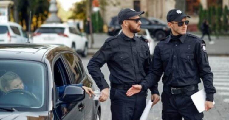 En Rusia pagarán a los policías el importe de los sobornos que ellos rechacen
