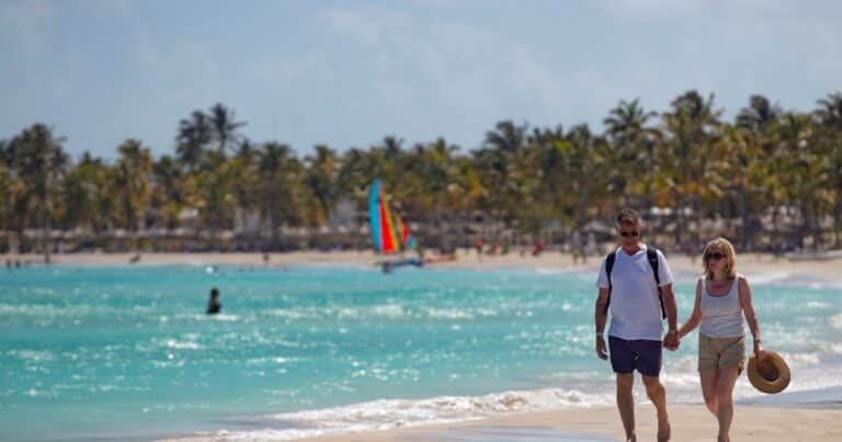 Con el dólar barato, los argentinos copan el Caribe: ya ocupan el tercer lugar en el podio del turismo