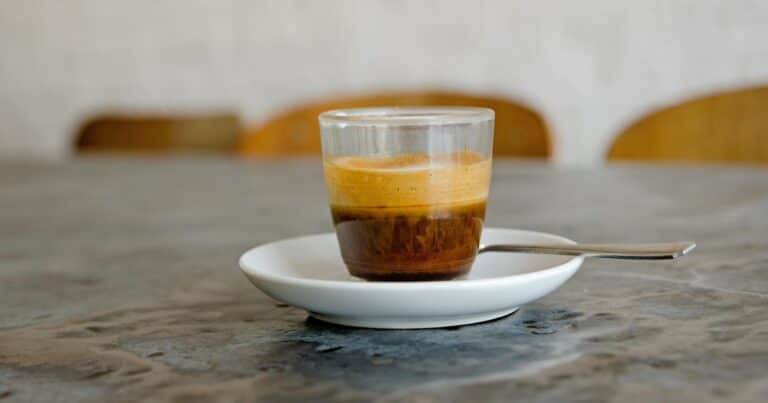 Los 11 beneficios de tomar café sin azúcar para tu salud