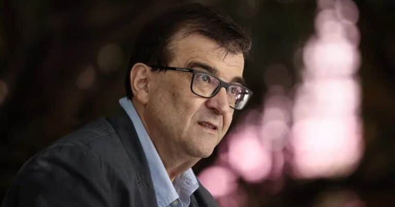 Javier Cercas: «Huyamos como de la peste de la literatura que dulcifica la realidad»