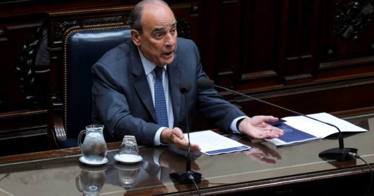 Un ministro de Kicillof dijo que el ataque a Milei fue una «puesta en escena» y Guillermo Francos lo cruzó: «Declaración payasesca»