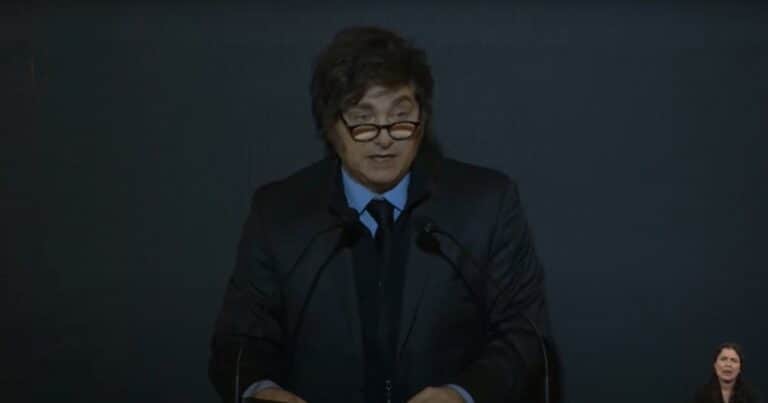 Javier Milei calificó de «opereta» los audios de Spagnuolo sobre presuntas coimas: «Es otro artilugio de la casta, una nueva mentira»